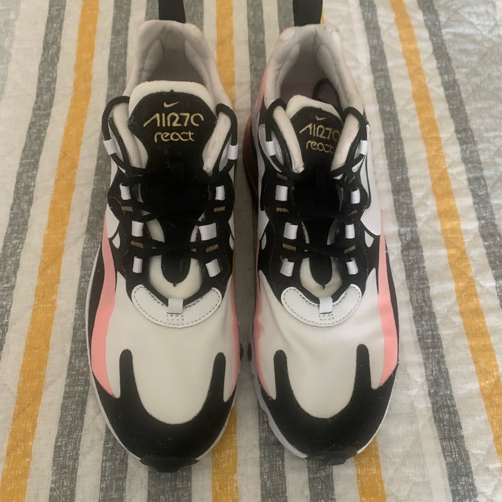 Nike Women’s Air 70 React Athletic Shoes 8.5